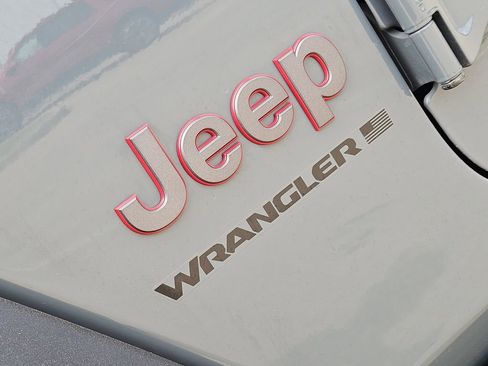 Used 2024 Jeep Wrangler Unlimited Rubicon w/ Capability Package AWD/4WD image 16
