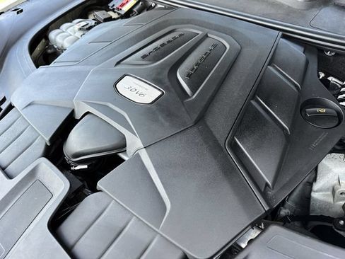 Used 2019 Porsche Cayenne AWD/4WD image 34
