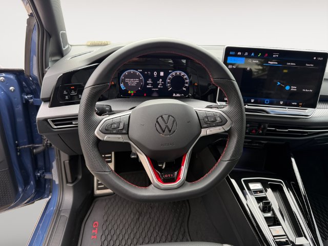 Used 2026 Volkswagen GTI SE FWD image 13