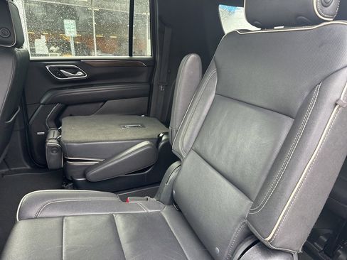 Used 2023 Chevrolet Suburban Premier image 13