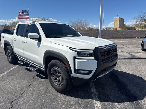Used 2025 Nissan Frontier Pro-X w/ Pro Convenience Package image 3