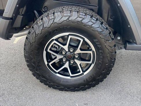 Certified 2025 Jeep Wrangler Rubicon AWD/4WD image 13