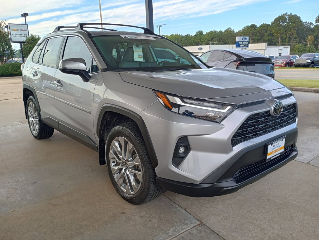 Used 2024 Toyota RAV4 XLE Premium FWD image 7