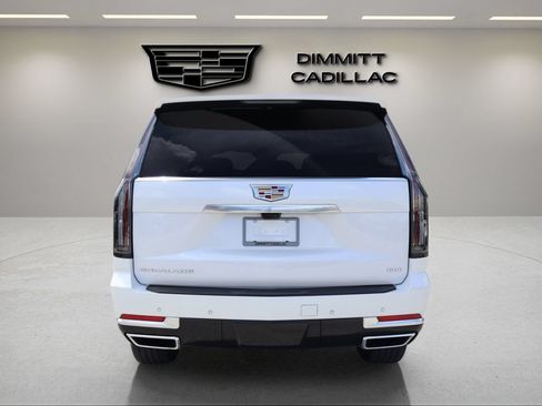 Used 2025 Cadillac Escalade Premium Luxury AWD/4WD image 4