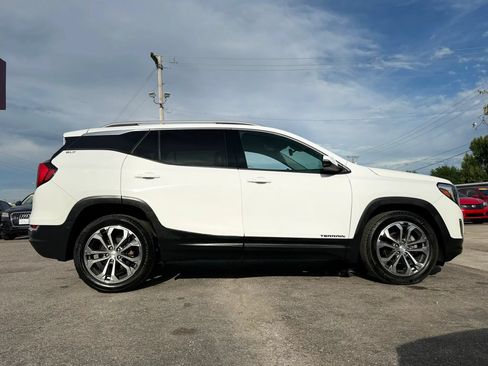 Used 2019 GMC Terrain SLT FWD image 2