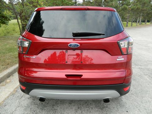 Used 2017 Ford Escape SE image 8
