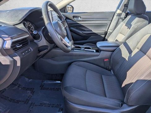 Used 2024 Nissan Altima 2.5 SV image 11