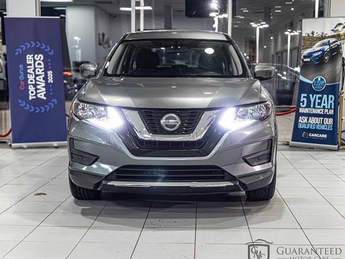 Used 2018 Nissan Rogue S image 3