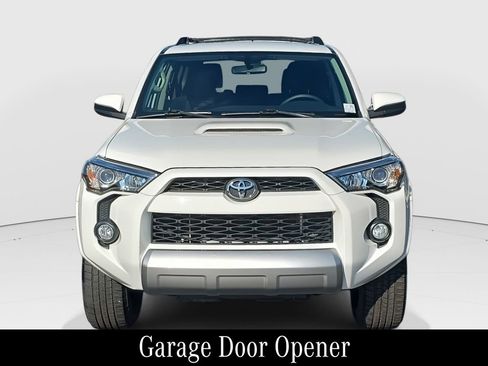 Used 2018 Toyota 4Runner TRD Off-Road image 2