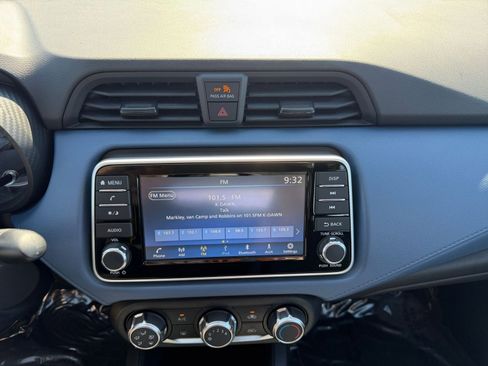 Used 2025 Nissan Versa SV FWD image 20