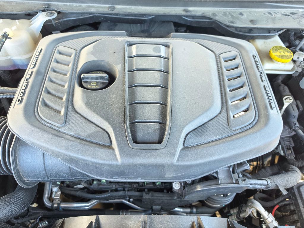 Used 2024 Jeep Wagoneer Series II AWD/4WD image 34