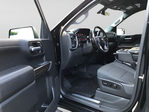 Used 2021 Chevrolet Silverado 1500 LT AWD/4WD image 9