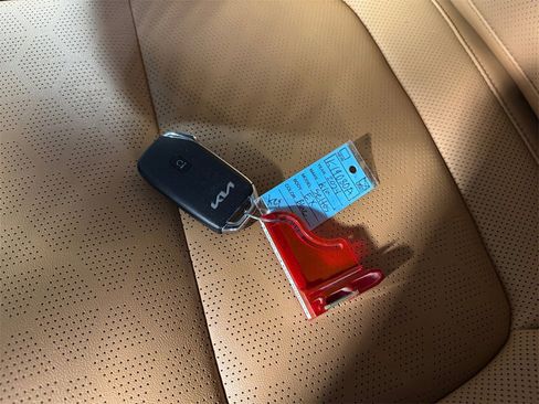 Certified 2024 Kia Seltos EX image 32