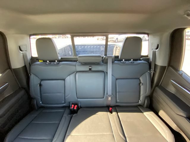Used 2023 GMC Sierra 1500 SLT AWD/4WD image 13