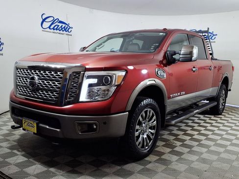 Used 2018 Nissan Titan Platinum Reserve w/ Platinum Utility Package image 5