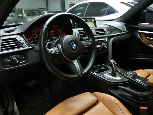 Used 2018 BMW 330i xDrive Sedan w/ M Sport Package image 18