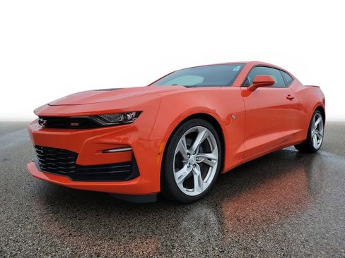 Used 2021 Chevrolet Camaro SS RWD image 2