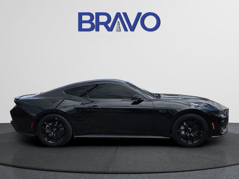 Used 2025 Ford Mustang GT Premium RWD image 5