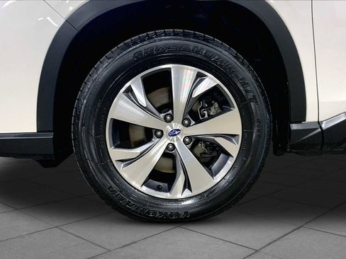 Certified 2022 Subaru Ascent Premium w/ Convenience Package AWD/4WD image 11