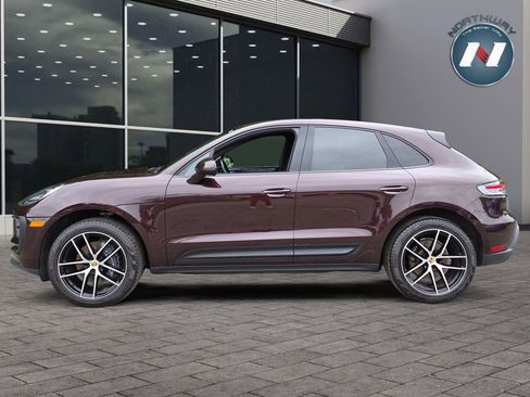 Used 2023 Porsche Macan AWD/4WD image 2
