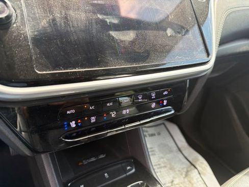Used 2023 Chevrolet Bolt EUV LT w/ Convenience Package FWD image 25