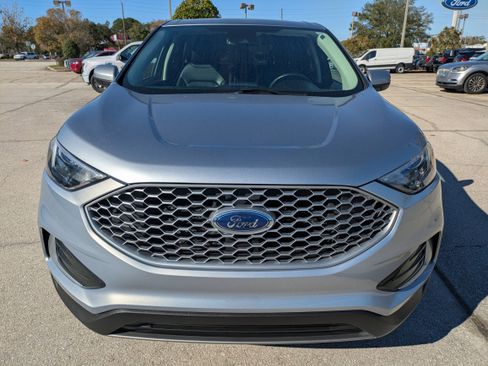 Used 2023 Ford Edge SEL image 9