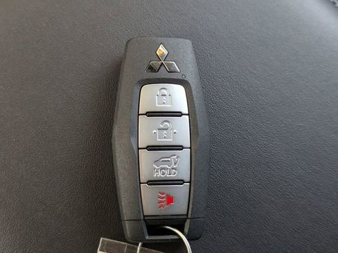 New 2026 Mitsubishi Outlander SE image 35