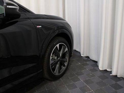 New 2025 Audi Q4 e-tron Premium Plus image 29