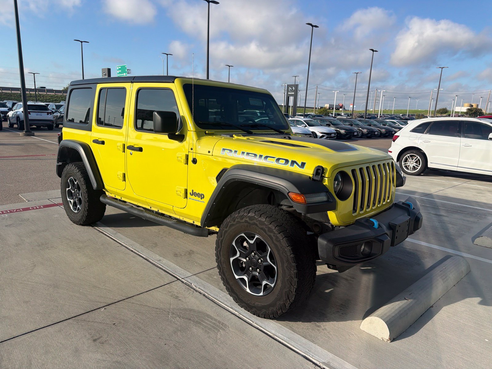 Used 2023 Jeep Wrangler Unlimited Rubicon 4xe AWD/4WD image 3