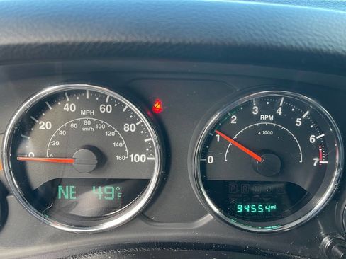 Used 2018 Jeep Wrangler Unlimited Sport w/ Connectivity Group image 17