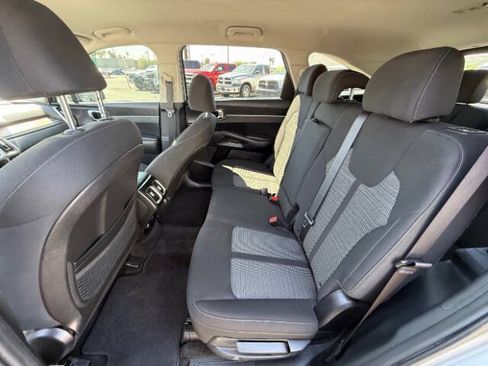 Used 2022 Kia Sorento LX FWD image 16