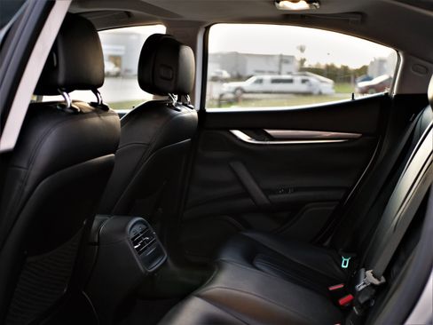 Used 2014 Maserati Ghibli image 22