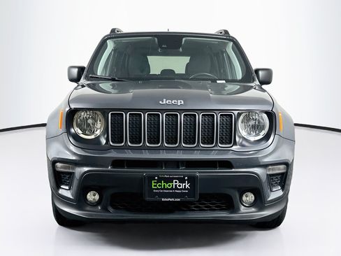 Used 2022 Jeep Renegade Latitude w/ Convenience Group AWD/4WD image 2