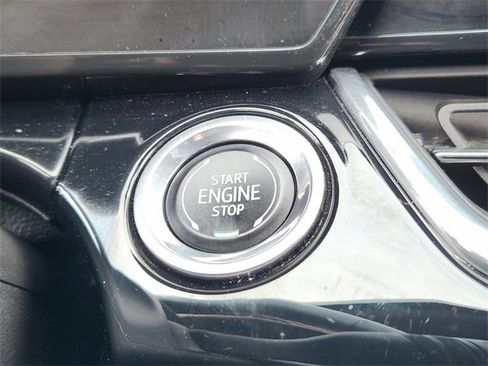 Certified 2024 Chevrolet Trax RS w/ Sunroof Package image 21