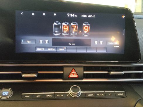 Used 2023 Hyundai Elantra SEL w/ Convenience Package FWD image 25