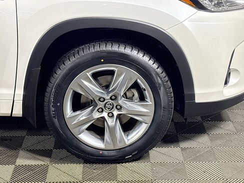 Used 2019 Toyota Highlander Limited AWD/4WD image 24