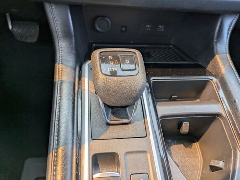 Used 2023 Nissan Pathfinder SL AWD/4WD image 28