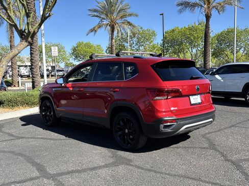 Used 2022 Volkswagen Taos SE image 3