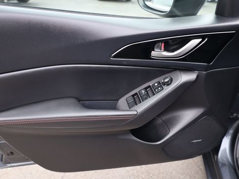 Used 2016 MAZDA MAZDA3 i Grand Touring image 9
