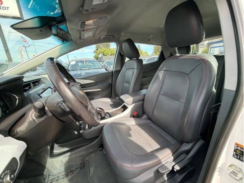 Used 2019 Chevrolet Bolt Premier w/ Infotainment Package FWD image 18