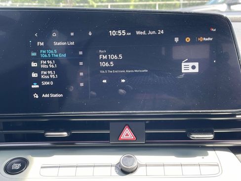 Used 2025 Hyundai Elantra Limited FWD image 31