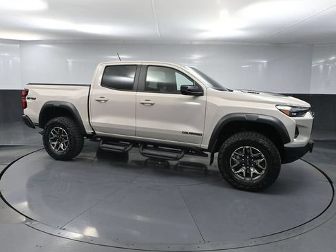 Used 2026 Chevrolet Colorado ZR2 w/ Technology Package AWD/4WD image 3