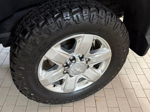 Used 2020 Chevrolet Silverado 2500 LTZ w/ LTZ Convenience Package image 14