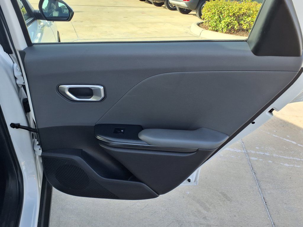 Used 2025 Kia K4 FWD image 15