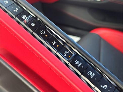 Used 2021 Chevrolet Corvette Stingray Premium Conv w/ Z51 Performance Package image 25