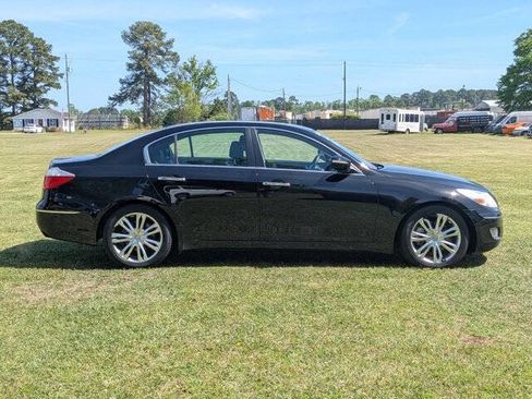Used 2011 Hyundai Genesis 3.8 w/ Technology Pkg 4 image 2