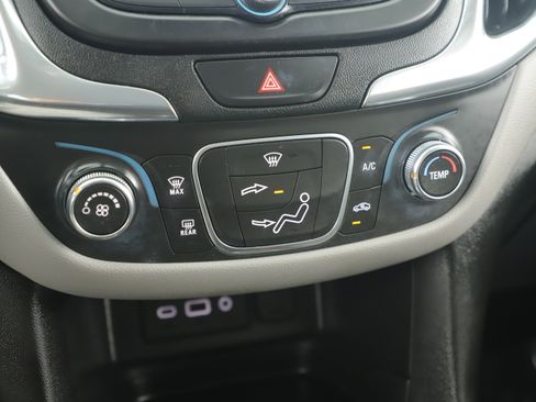 Used 2019 Chevrolet Equinox LS w/ LS Convenience Package image 5