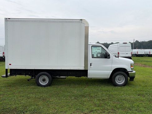 New 2027 Ford E-350 and Econoline 350 Super Duty w/ Power Equipment Group RWD image 6