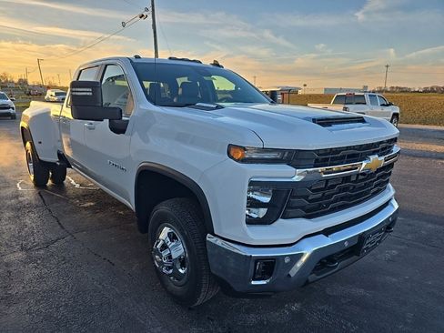 New 2026 Chevrolet Silverado 3500 LT w/ All Star Edition image 11
