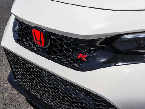Used 2024 Honda Civic Type R image 3